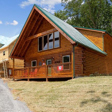 The 3 Bears Is A Newly Built 3 Bedroom Cabin Only 3 Minutes From The Parkway! Pigeon Forge Luaran gambar
